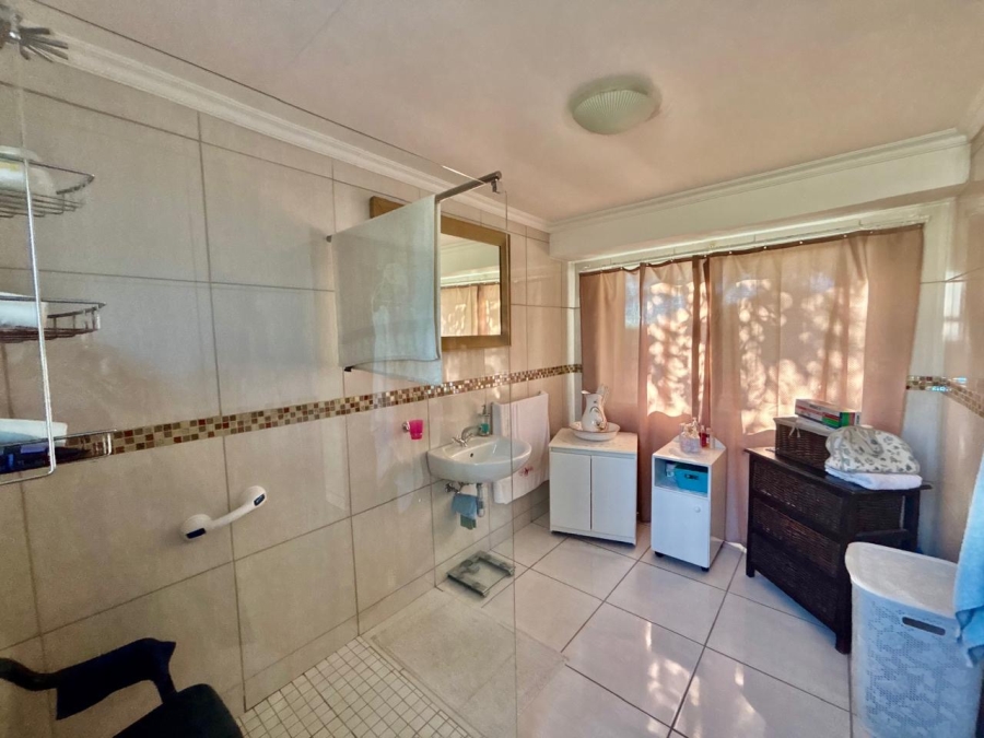 3 Bedroom Property for Sale in Eikenbosch Western Cape